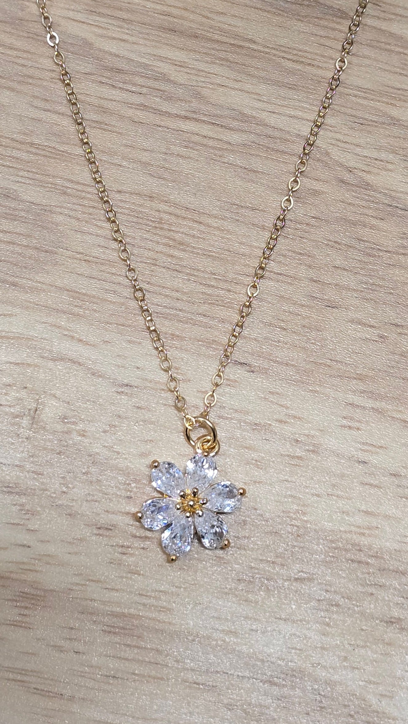Jackie- Flower pendant necklace