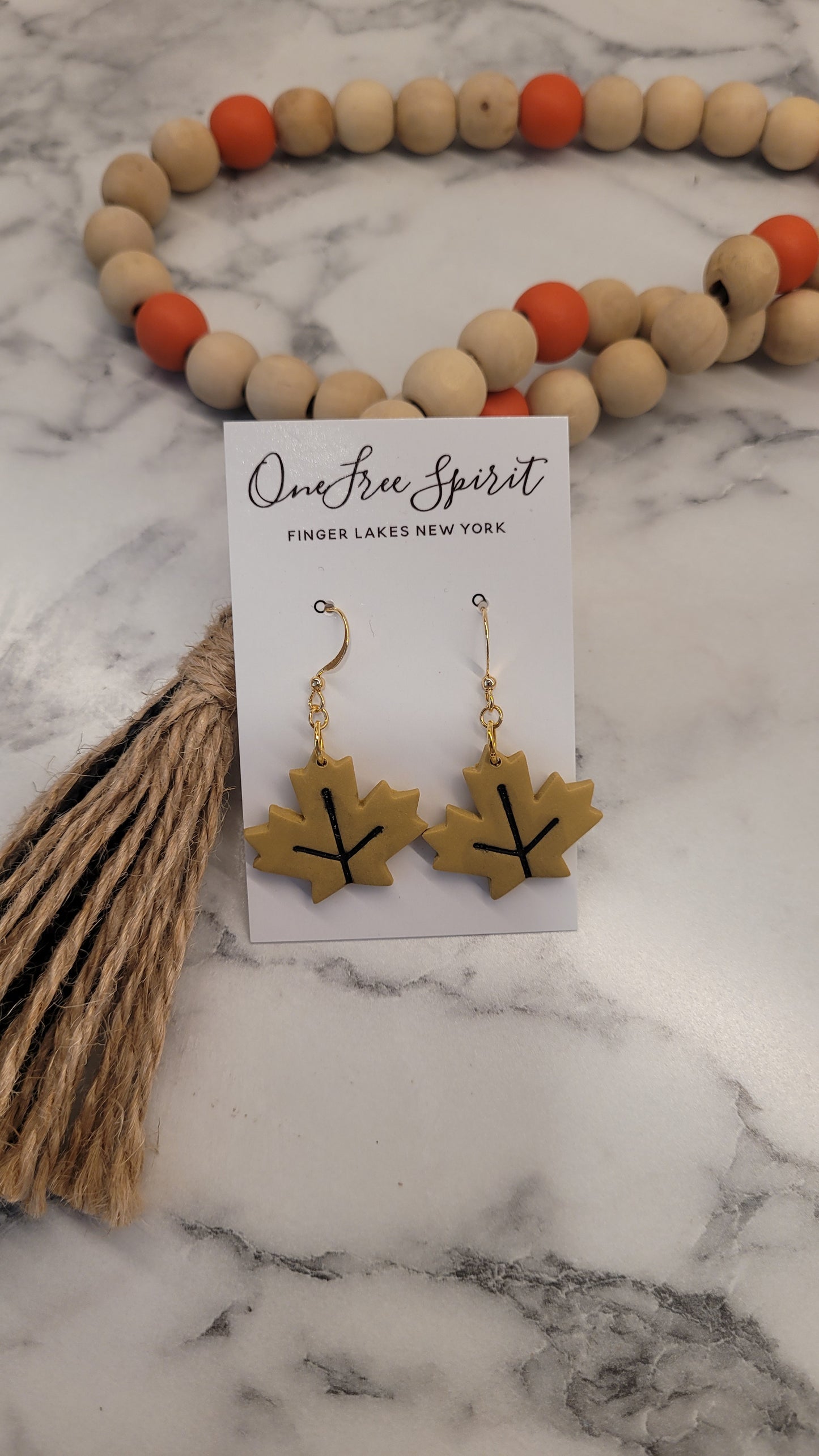 Maple Leaf (beige)