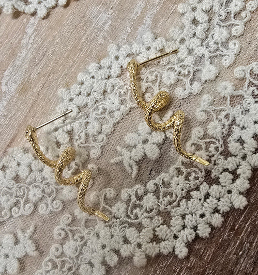 Statement snakes earrings