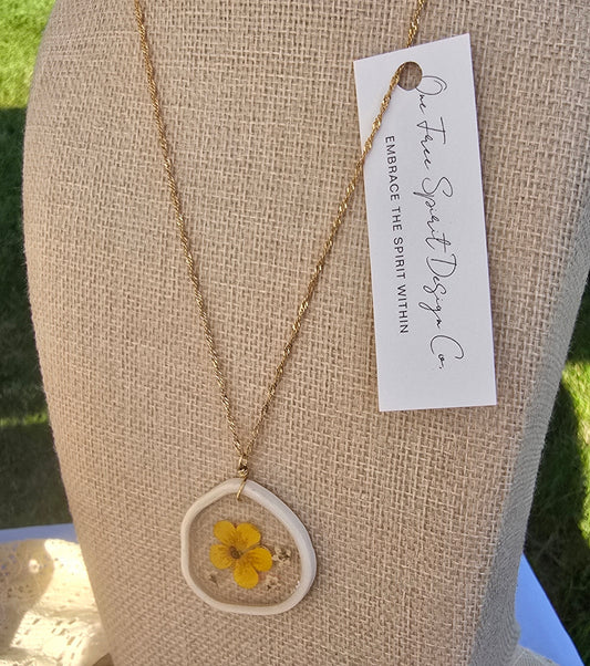 Buttercup blossom Necklace