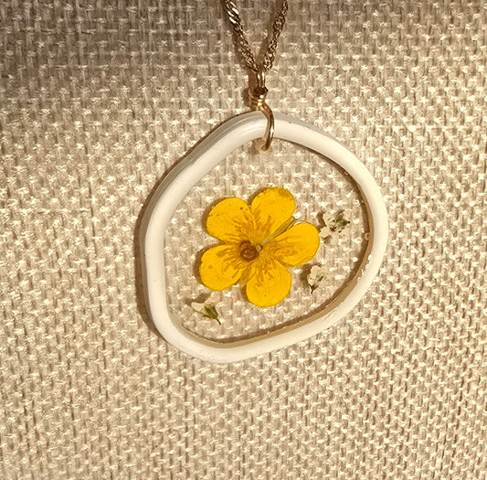 Buttercup blossom Necklace